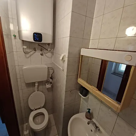 Park Apartment *